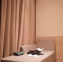 外表高冷的逼都是卖身的货 小宝挑靓妹身材爆奶大 侧躺沙发猛吃屌