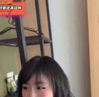 ❤️❤️女主噗噗第一次约粉丝见面操逼，全程被围观拍摄，太害羞了❤️