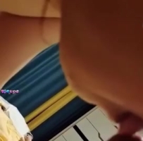 018-【母子乱伦第一视角！后入老妈打屁股羞辱 把老妈彻底变成我的专属精盆 身体在儿子