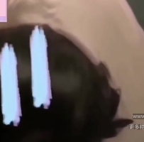 【乱伦内射】亲哥看电视，嫂子厕所洗澡偷偷进去操嫂子内射