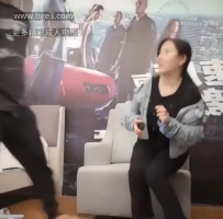甜美少妇外表清纯 床上却骚浪饥渴 谈笑间欲女放荡享快感