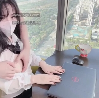 ❤️❤️清纯女秘书为升职主动献身老板，办公室落地窗前被爆操内射